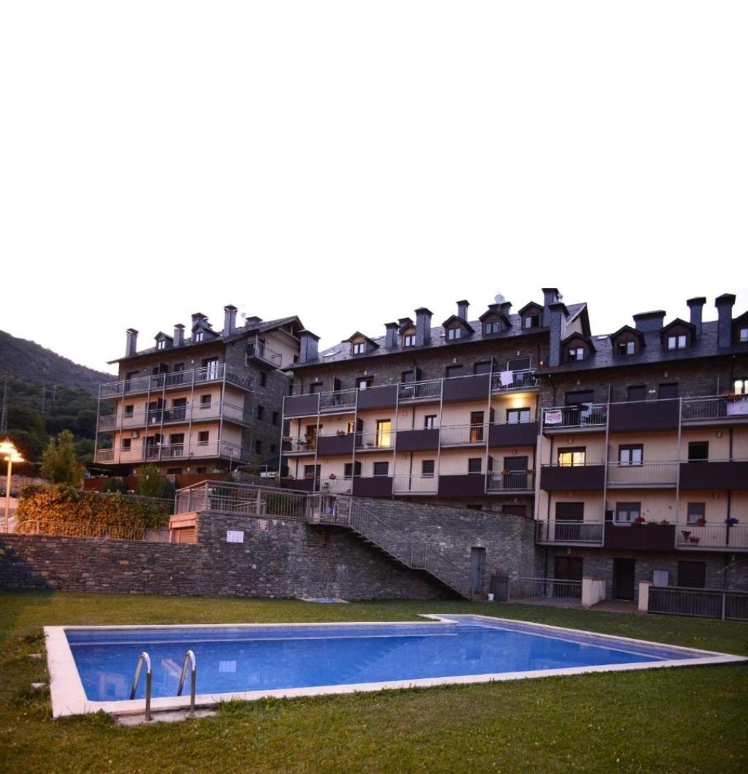 Apartaments Sort Pirineus Zewnętrze zdjęcie